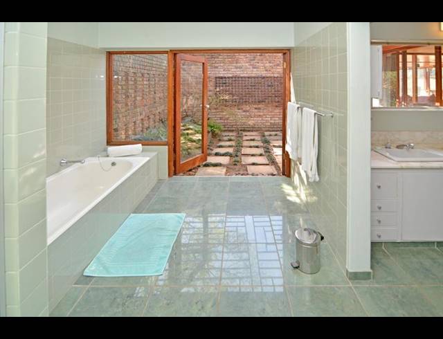 7 BEDROOM HOUSE FOR SALE IN BENMORE GARDENS